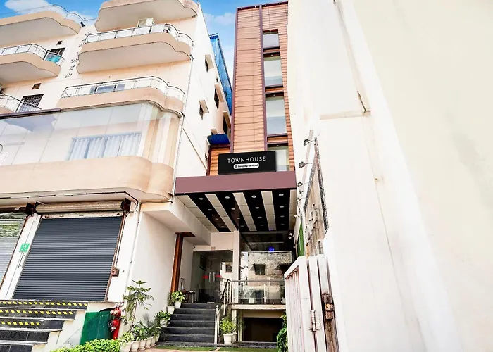 Townhouse Ram Katora Near Vishwanath Temple Formerly Sv Grand